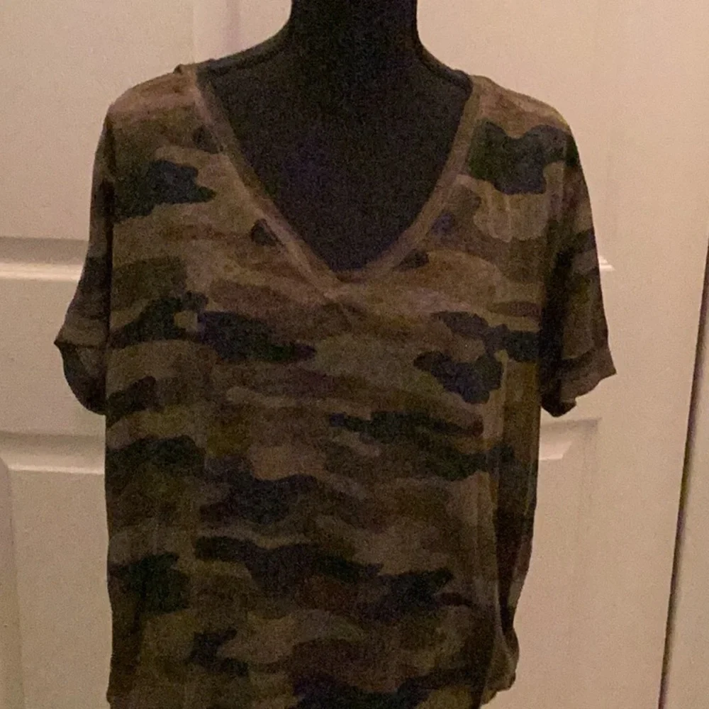 🖤NWOT Just Too FUN Lucky 🍀 Brand Size XXLARGE Camo Style Top Closet Must Have 🖤 - Picture 4 of 7